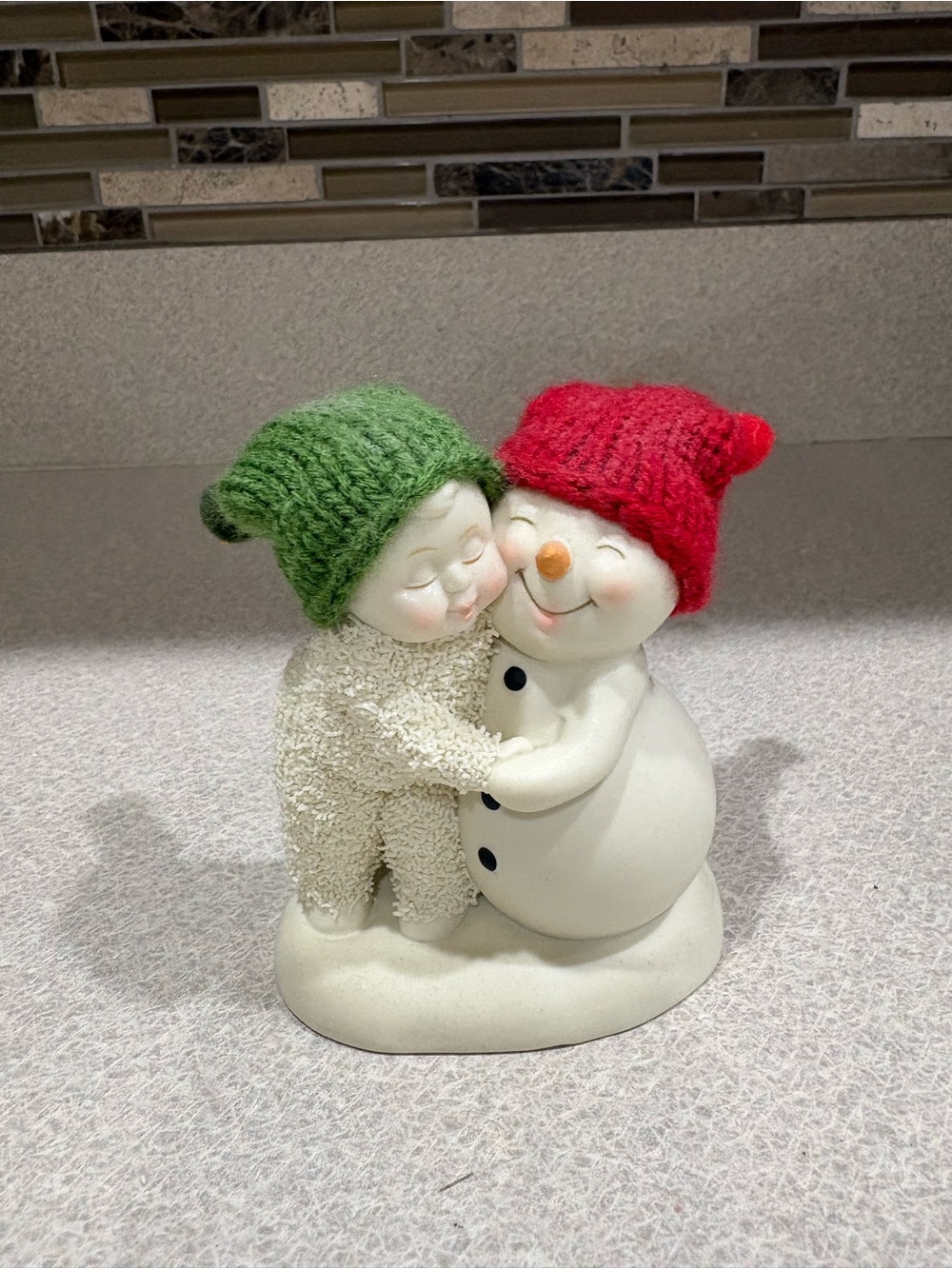 Snow baby 2015 Hug me Figurine